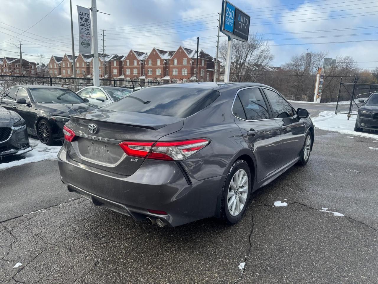 2019 Toyota Camry SE | CLEAN TITLE | Photo