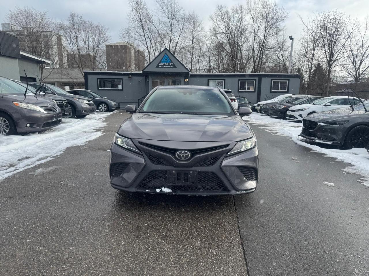 2019 Toyota Camry SE | CLEAN TITLE | Photo