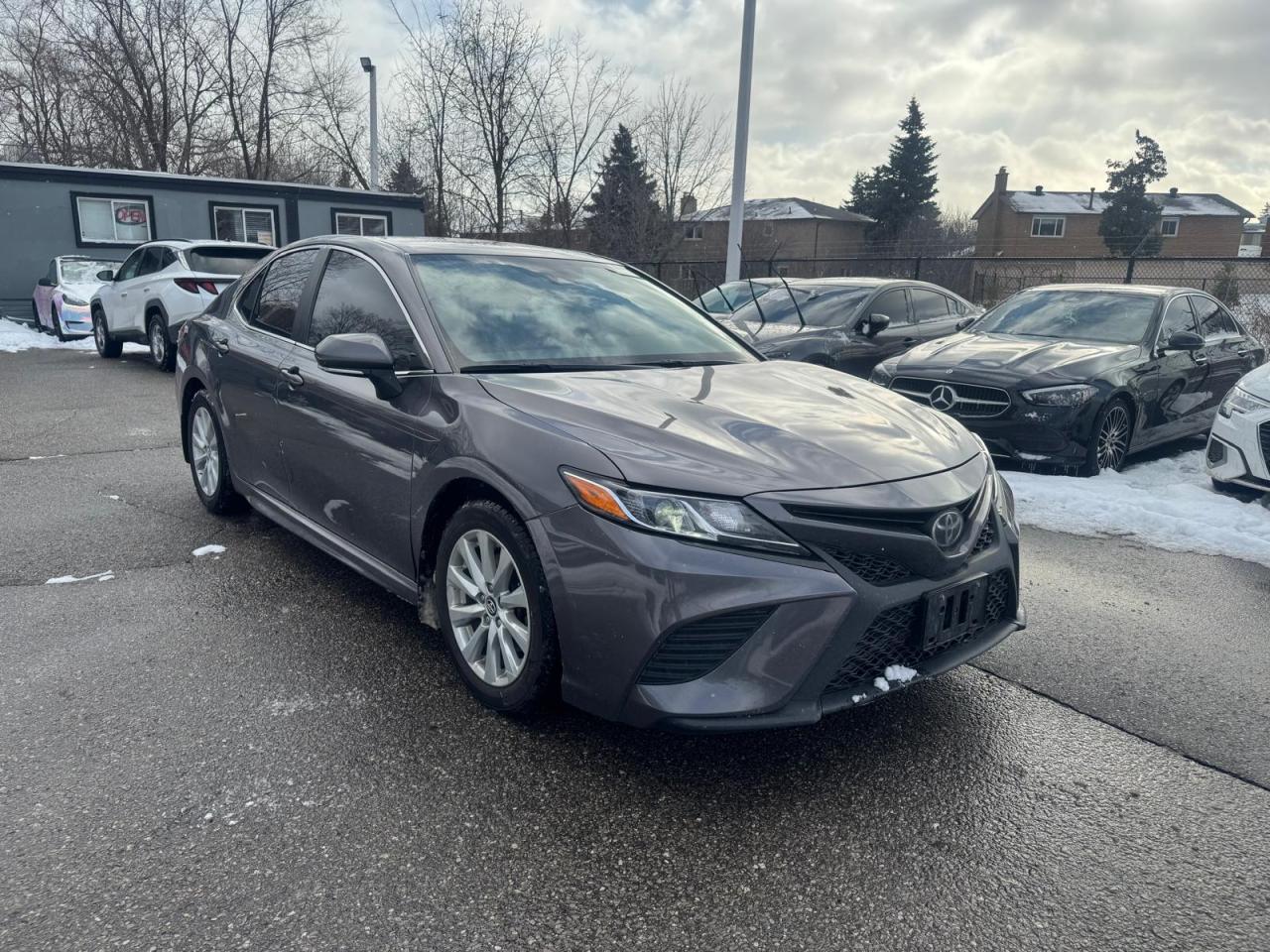 2019 Toyota Camry SE | CLEAN TITLE | Photo2