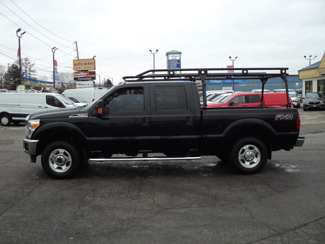 2016 Ford SUPER DUTY F-250 SRW XLT CrewCab FX4 6.2L8cyl 6'8"Box BackUpCam Photo