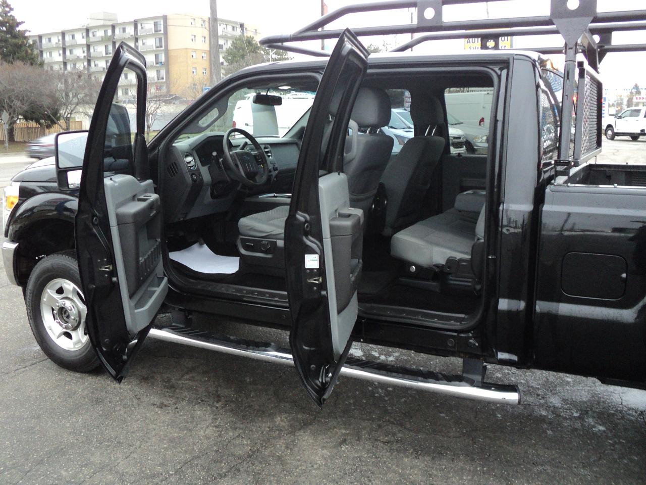 2016 Ford SUPER DUTY F-250 SRW XLT CrewCab FX4 6.2L8cyl 6'8"Box BackUpCam Photo