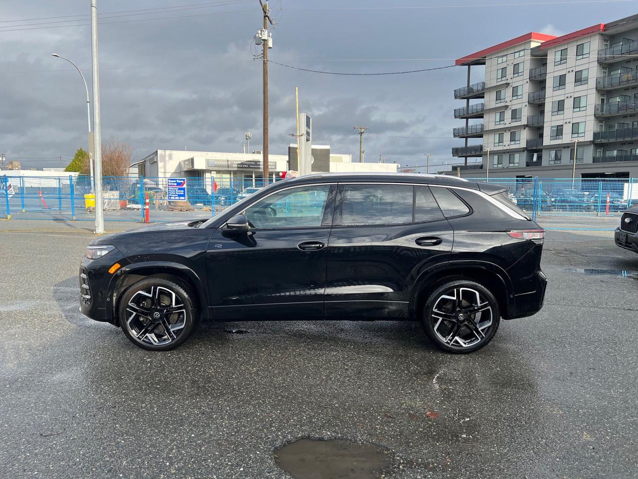 2025 Volkswagen Tiguan HIGHLINE R-LINE 4MOTION Photo4