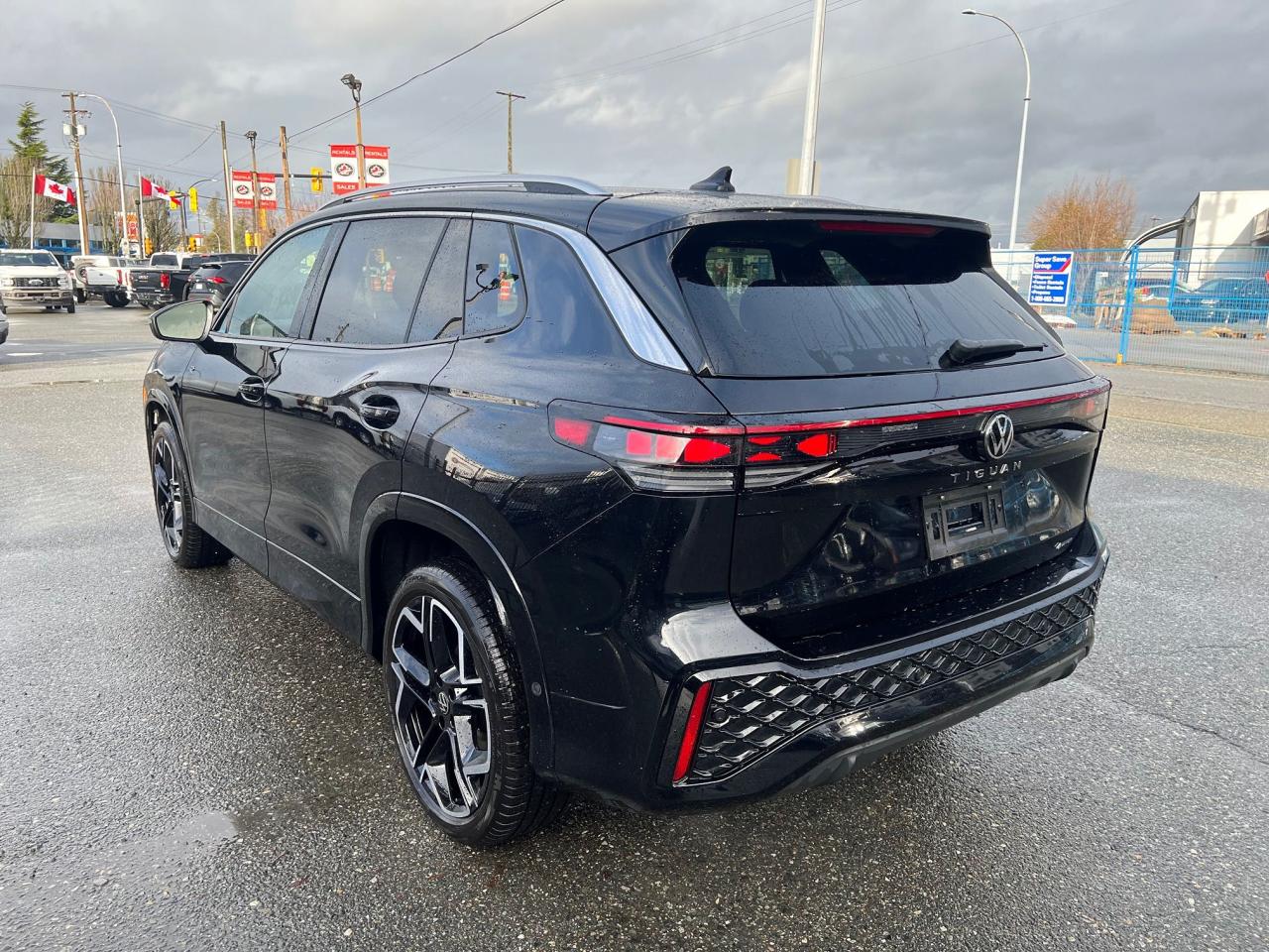 2025 Volkswagen Tiguan HIGHLINE R-LINE 4MOTION Photo5