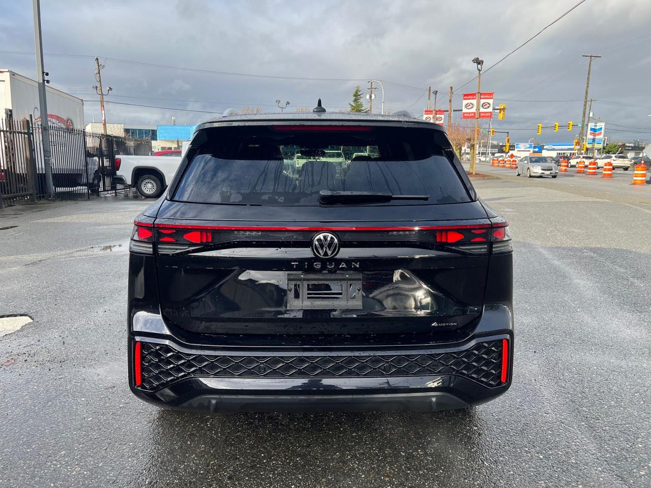 2025 Volkswagen Tiguan HIGHLINE R-LINE 4MOTION Photo25