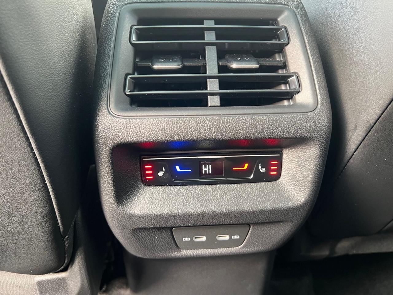 2025 Volkswagen Tiguan HIGHLINE R-LINE 4MOTION Photo31