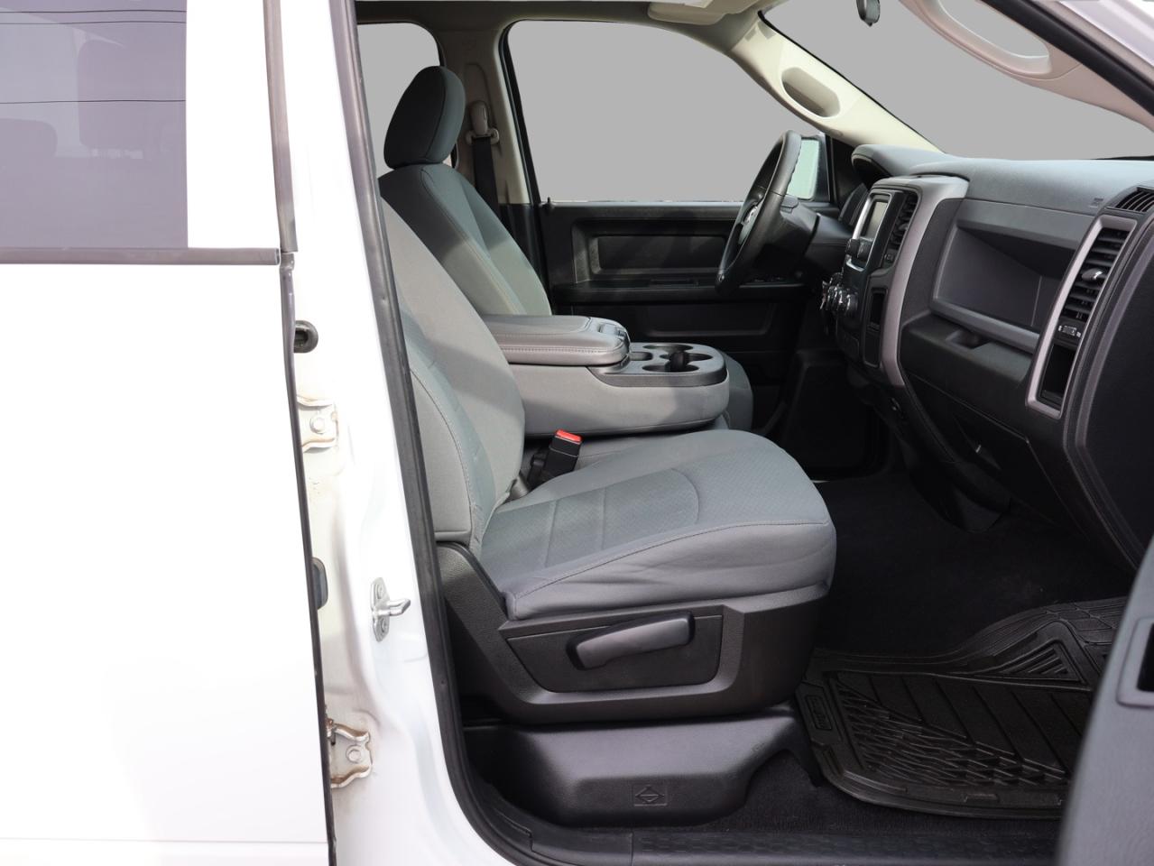 2018 RAM 1500 TRADESMAN 4WD CERTIFIED *ACCIDENT FREE* CAMERA BLUETOOTH CRUISE ALLOYS Photo