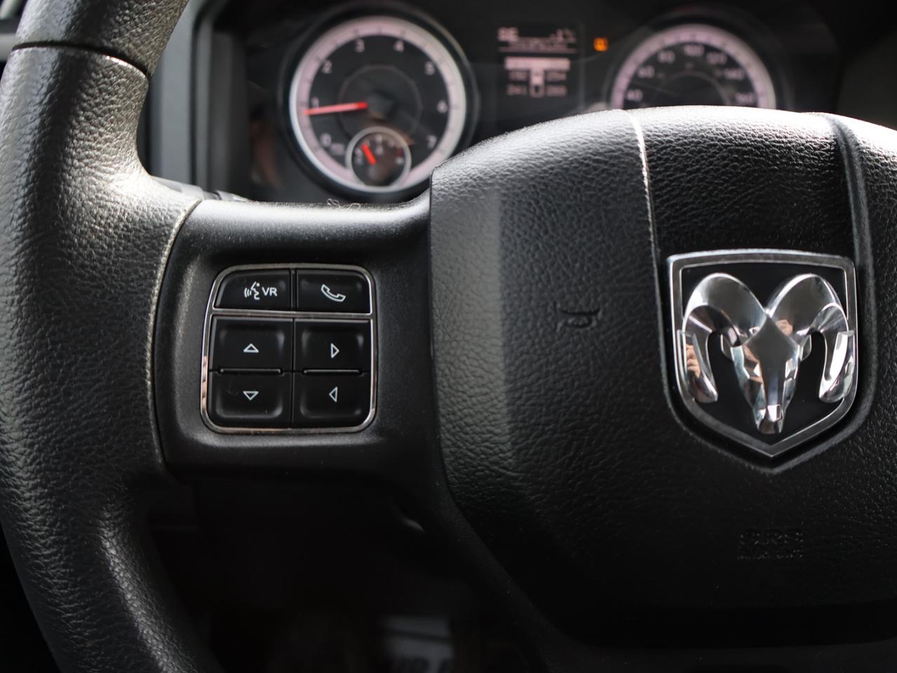 2018 RAM 1500 TRADESMAN 4WD CERTIFIED *ACCIDENT FREE* CAMERA BLUETOOTH CRUISE ALLOYS Photo