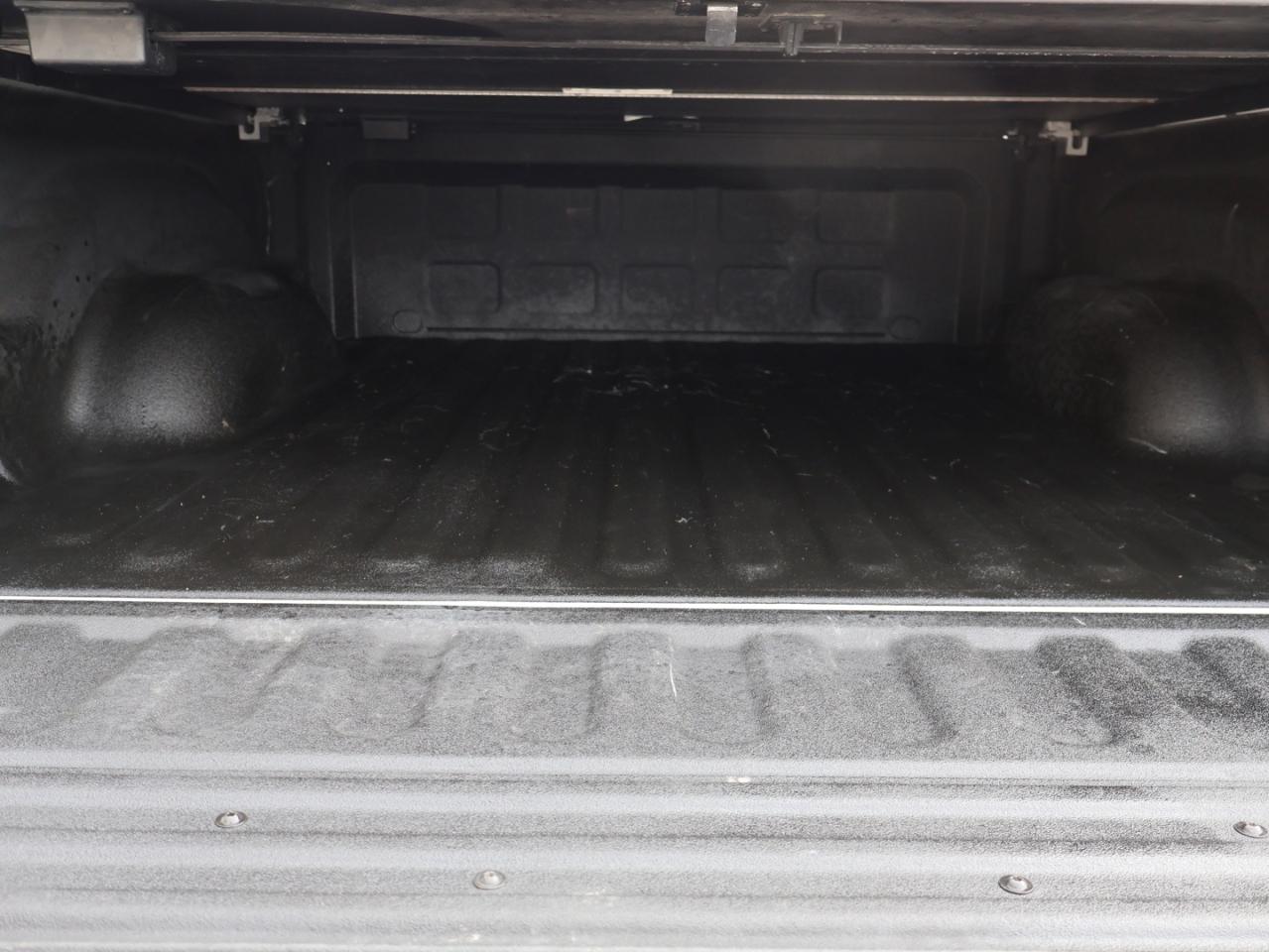 2018 RAM 1500 TRADESMAN 4WD CERTIFIED *ACCIDENT FREE* CAMERA BLUETOOTH CRUISE ALLOYS Photo