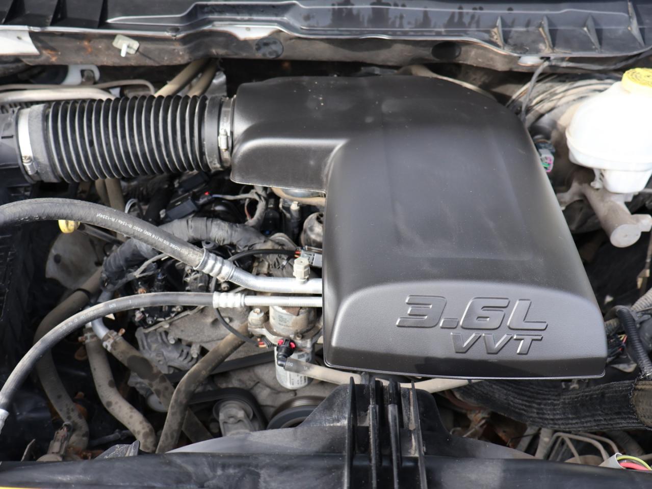 2018 RAM 1500 TRADESMAN 4WD CERTIFIED *ACCIDENT FREE* CAMERA BLUETOOTH CRUISE ALLOYS Photo