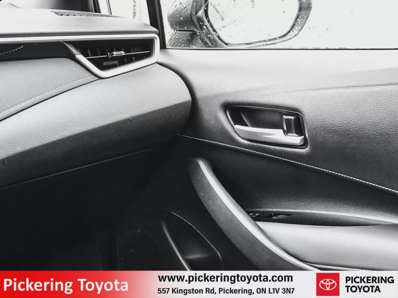 2023 Toyota Corolla Hatchback SE Photo