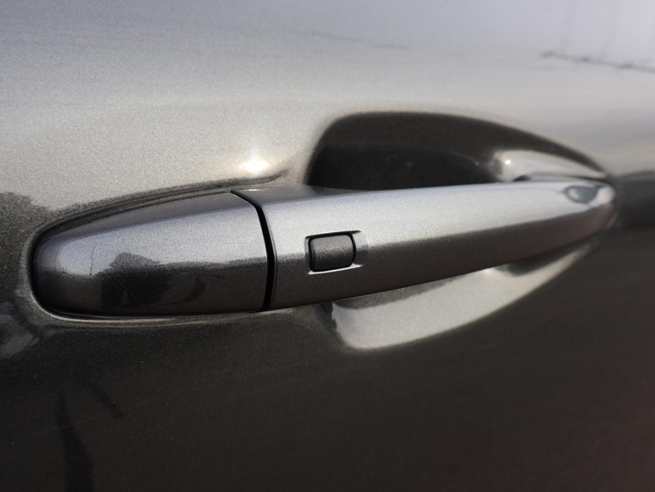 2022 Kia NIRO EV EX CERTIFIED *KIA MAINTAIN* CAMERA BLUETOOTH LEATHER HEATED SEAT/STEERING CRUISE ALLOYS Photo