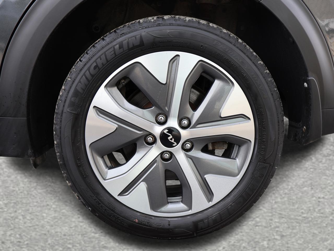 2022 Kia NIRO EV EX CERTIFIED *KIA MAINTAIN* CAMERA BLUETOOTH LEATHER HEATED SEAT/STEERING CRUISE ALLOYS Photo