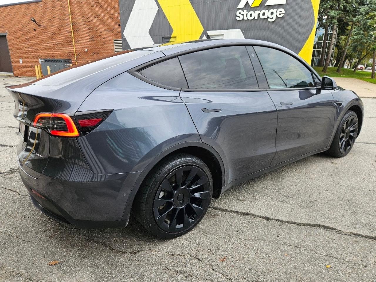 2022 Tesla Model Y LONG RANGE AWD-WHITE INTERIOR-20 IN WHEELS Photo4