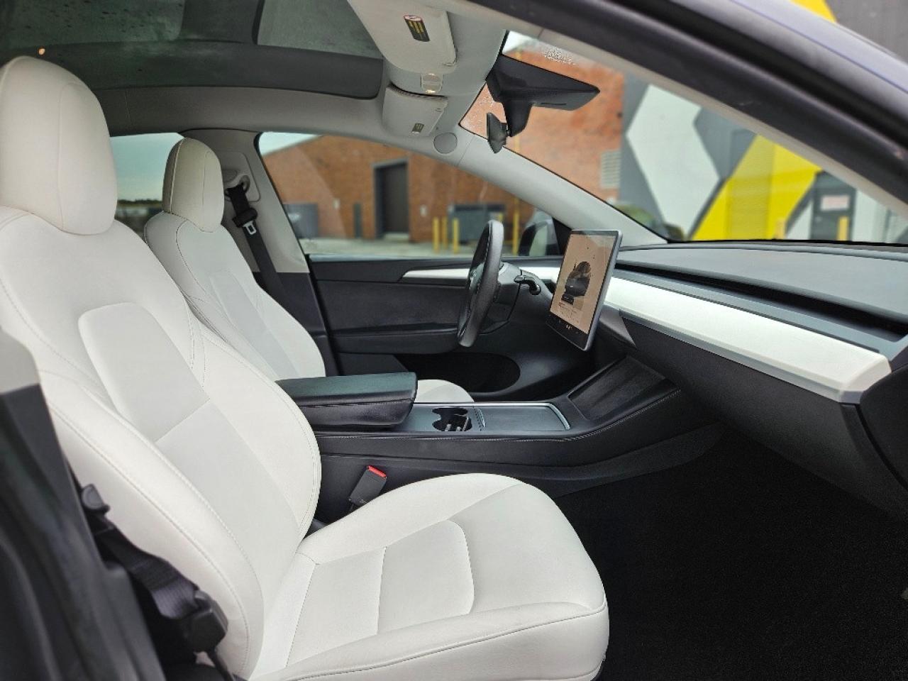 2022 Tesla Model Y LONG RANGE AWD-WHITE INTERIOR-20 IN WHEELS Photo