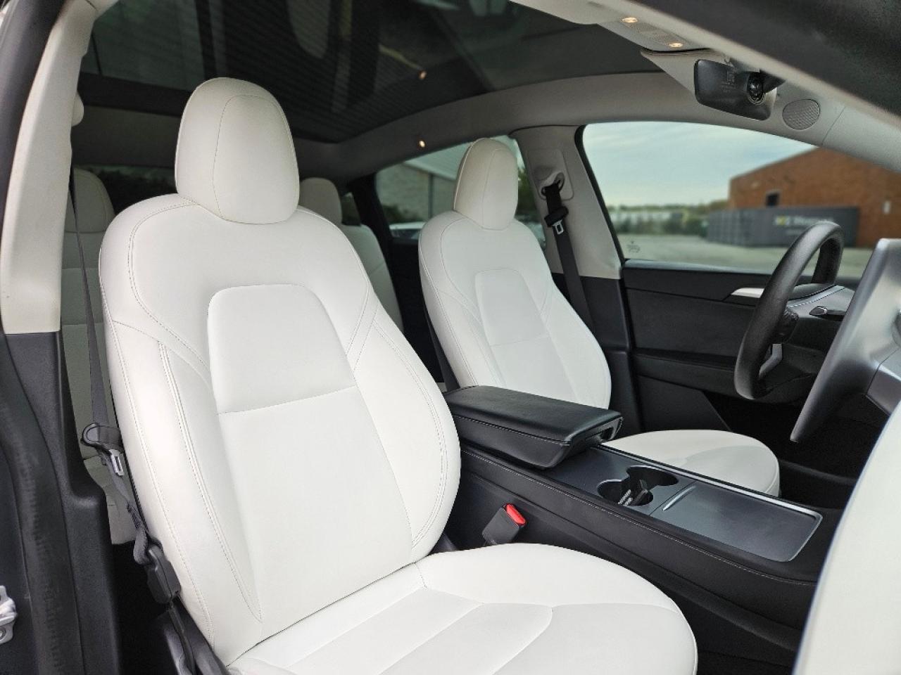 2022 Tesla Model Y LONG RANGE AWD-WHITE INTERIOR-20 IN WHEELS Photo