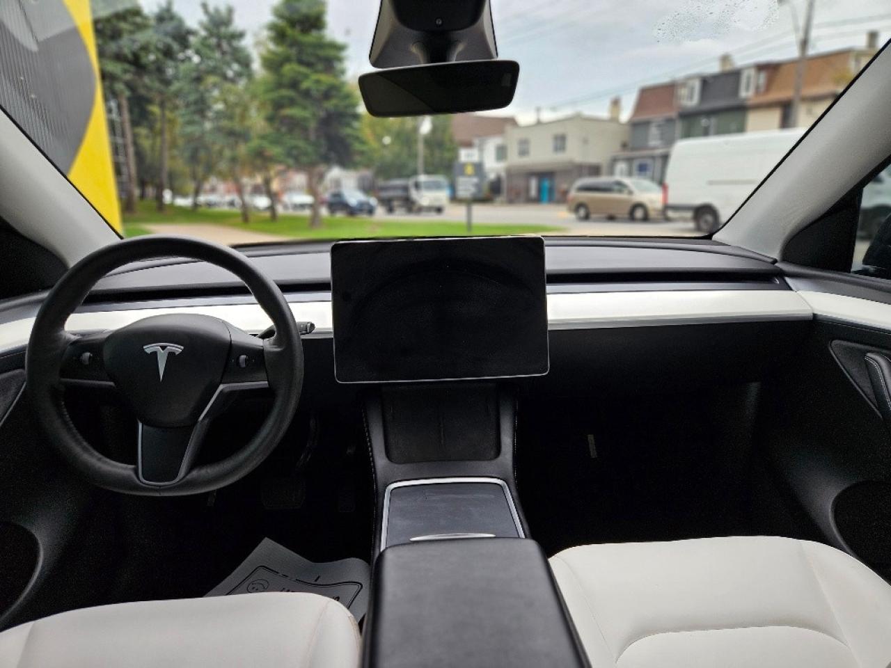 2022 Tesla Model Y LONG RANGE AWD-WHITE INTERIOR-20 IN WHEELS Photo