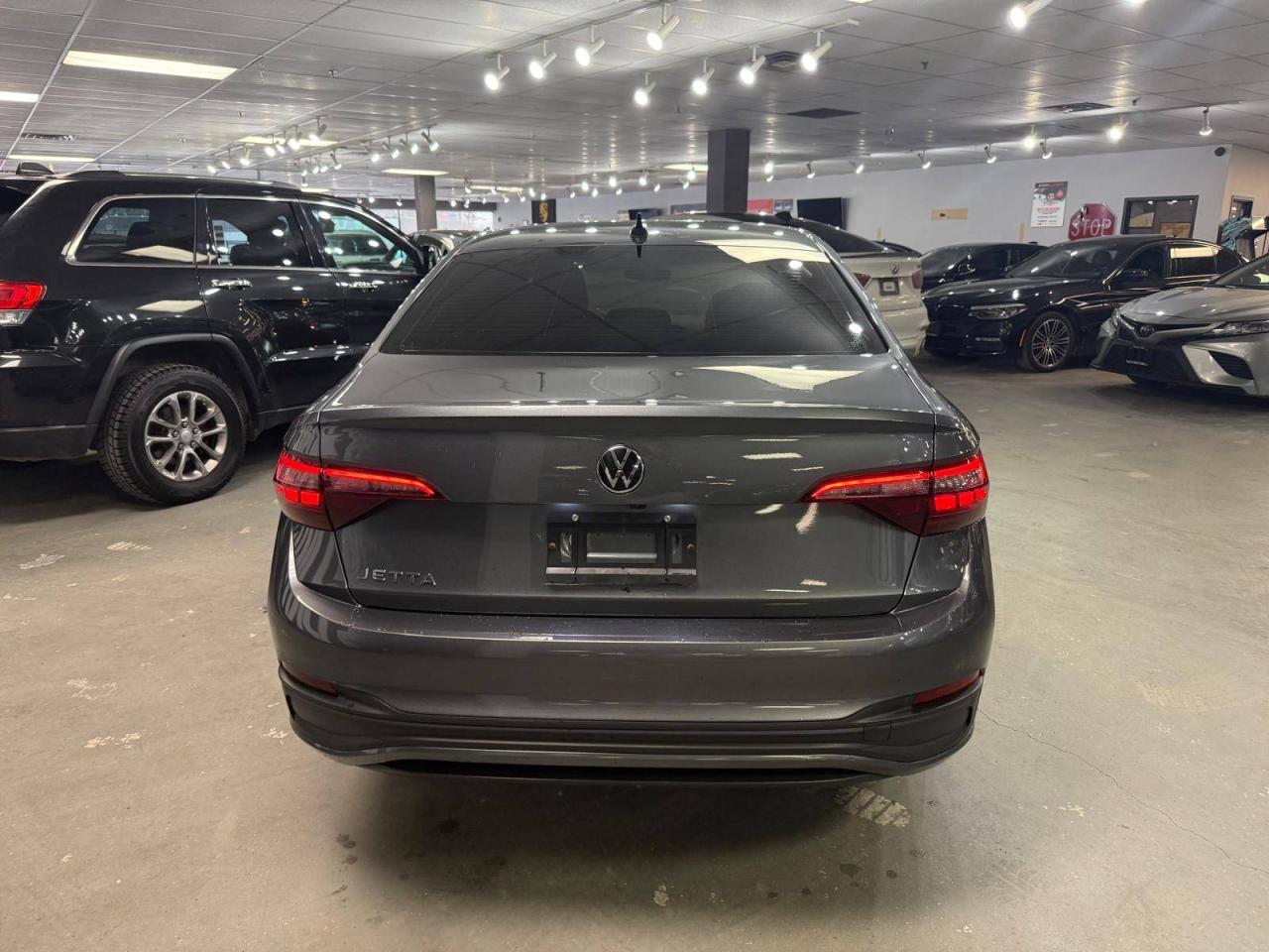 2022 Volkswagen Jetta Comfortline Auto / 9 SERVICE RECORDS $0 % DOWN FINANCE OAC Photo