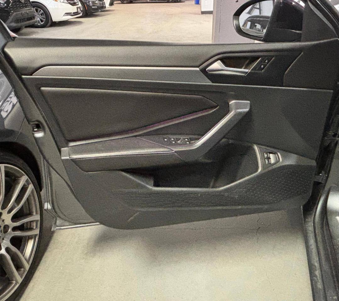 2022 Volkswagen Jetta Comfortline Auto / 9 SERVICE RECORDS $0 % DOWN FINANCE OAC Photo