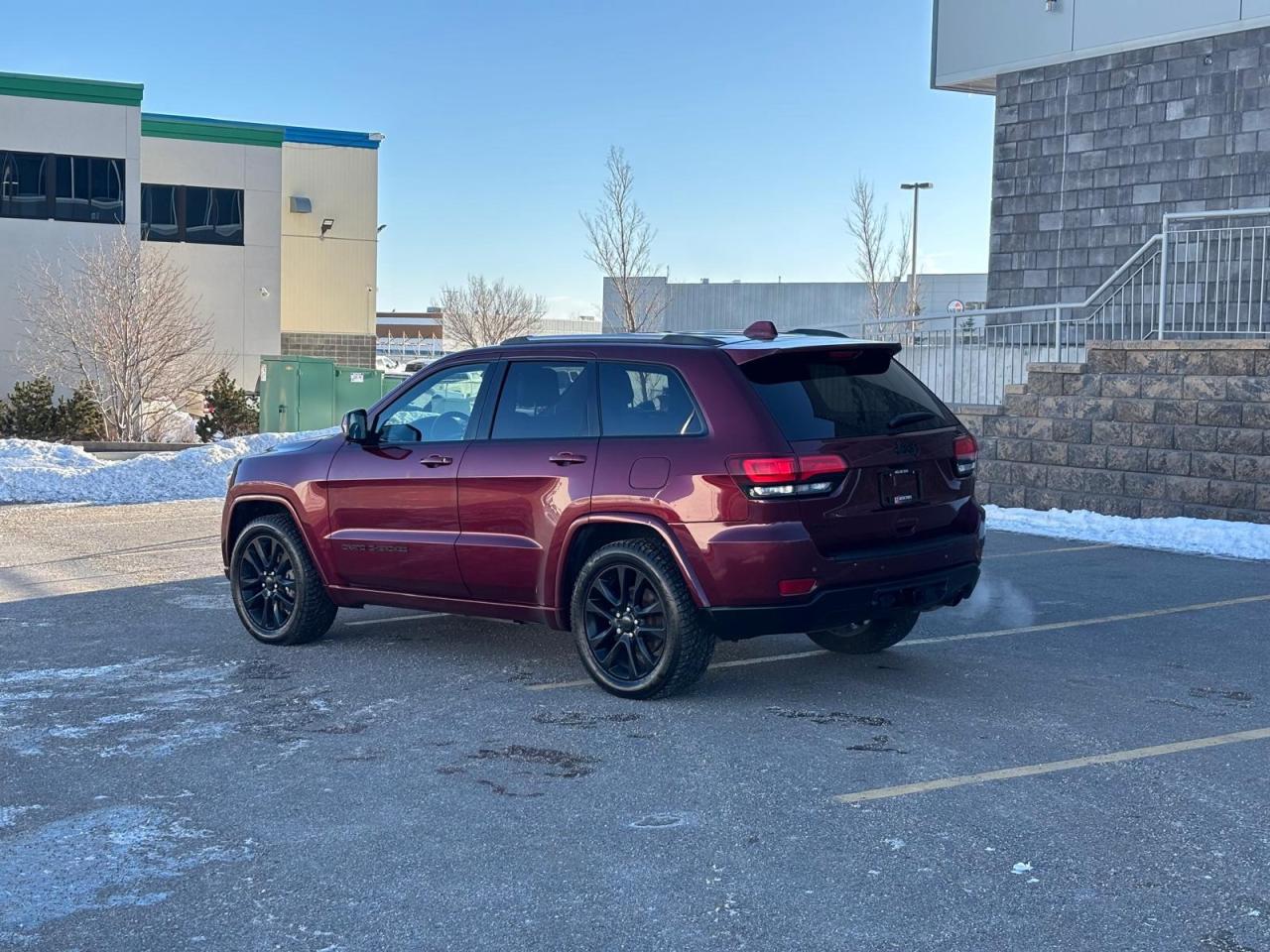 2020 Jeep Grand Cherokee Laredo Photo2