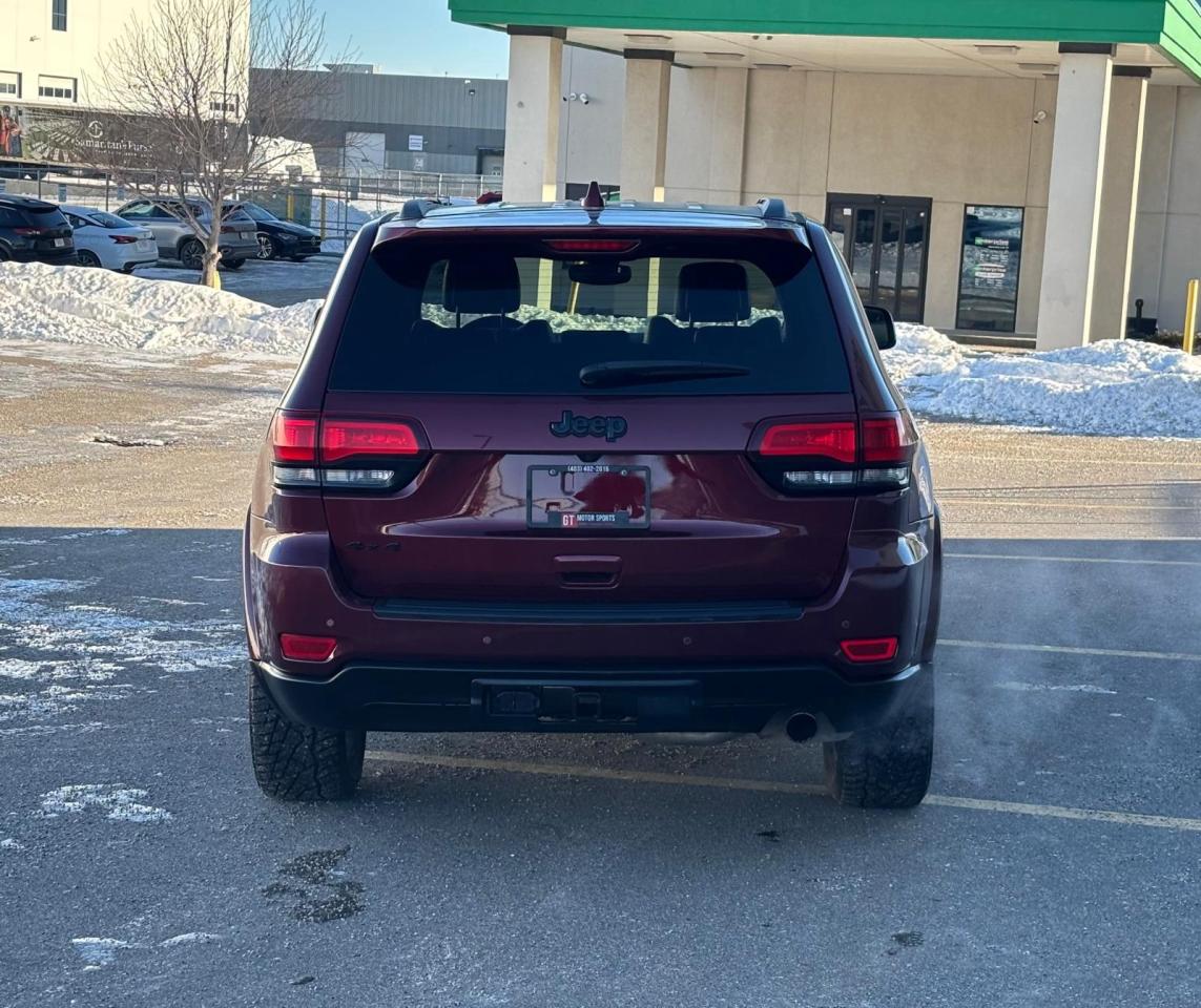 2020 Jeep Grand Cherokee Laredo Photo3
