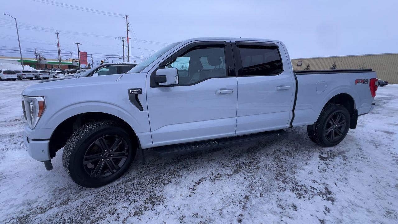 2021 Ford F-150 Lariat 4X4, MOONROOF, NAV, BACK UP CAM, HEATED LEATHER SEATS, HEATED STEERING WHEEL, BACK UP CAM!! Photo3