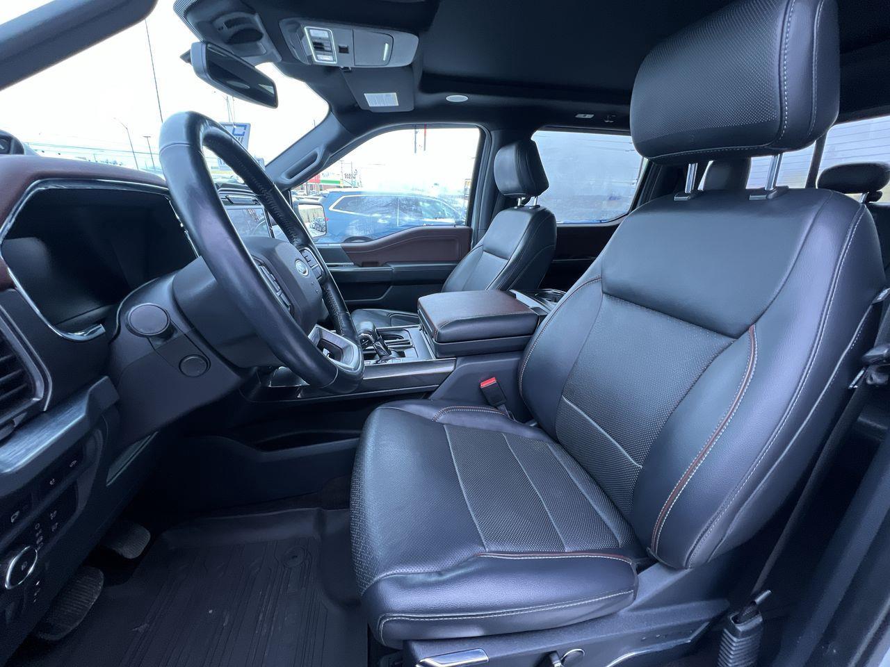 2021 Ford F-150 Lariat 4X4, MOONROOF, NAV, BACK UP CAM, HEATED LEATHER SEATS, HEATED STEERING WHEEL, BACK UP CAM!! Photo