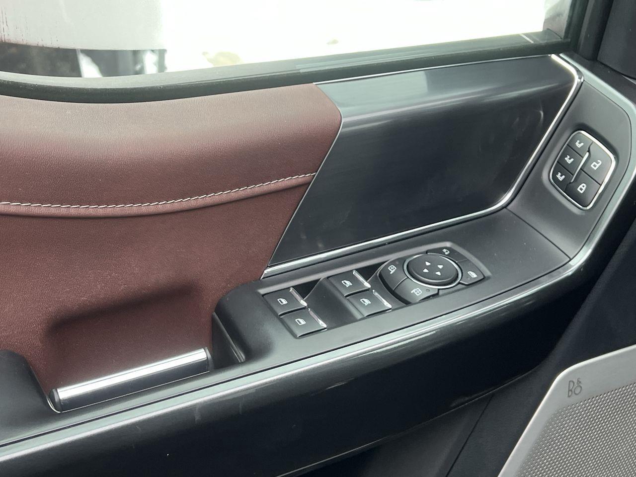 2021 Ford F-150 Lariat 4X4, MOONROOF, NAV, BACK UP CAM, HEATED LEATHER SEATS, HEATED STEERING WHEEL, BACK UP CAM!! Photo