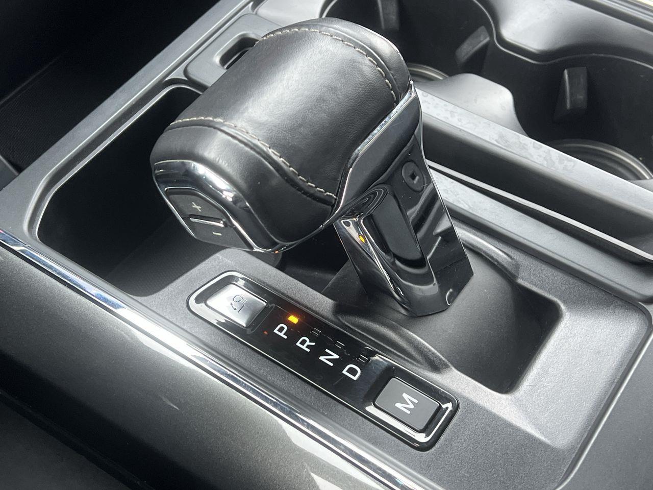 2021 Ford F-150 Lariat 4X4, MOONROOF, NAV, BACK UP CAM, HEATED LEATHER SEATS, HEATED STEERING WHEEL, BACK UP CAM!! Photo