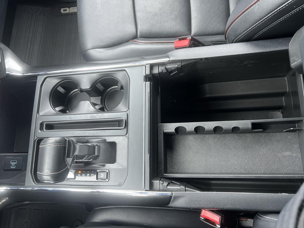 2021 Ford F-150 Lariat 4X4, MOONROOF, NAV, BACK UP CAM, HEATED LEATHER SEATS, HEATED STEERING WHEEL, BACK UP CAM!! Photo