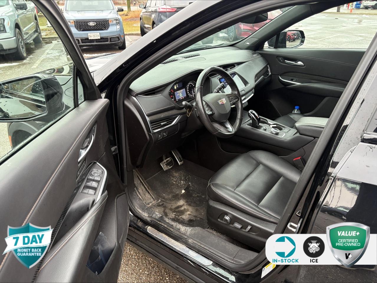 2023 Cadillac XT4 Sport 1SG | NO ACCIDENTS Photo