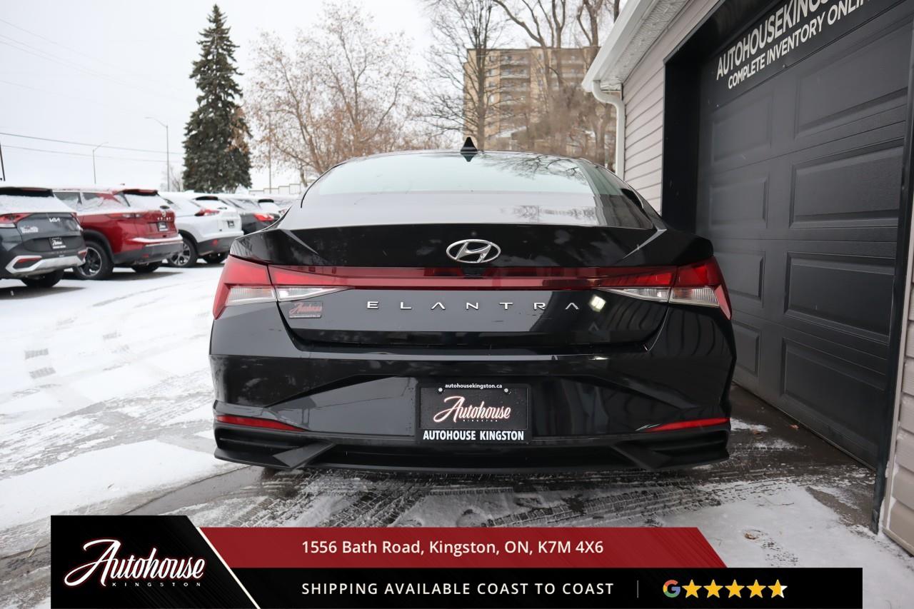 2021 Hyundai Elantra Preferred ONLY 61,400 KM! Photo