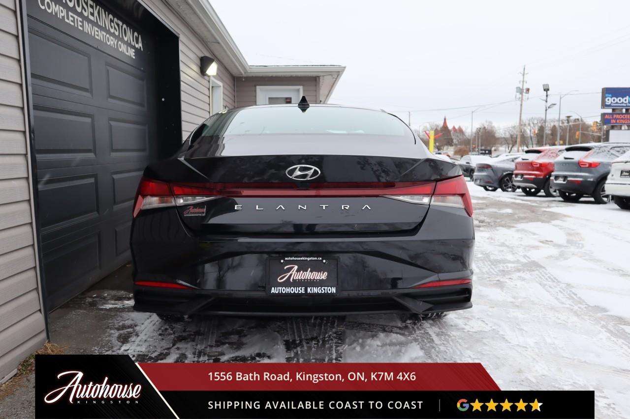 2021 Hyundai Elantra Preferred ONLY 61,400 KM! Photo