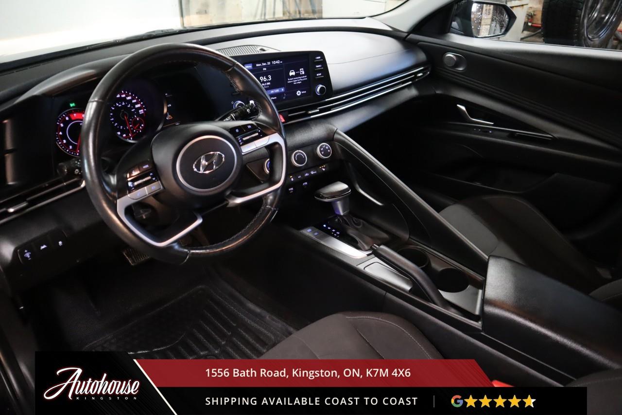 2021 Hyundai Elantra Preferred ONLY 61,400 KM! Photo