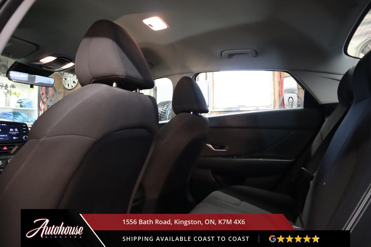 2021 Hyundai Elantra Preferred ONLY 61,400 KM! Photo