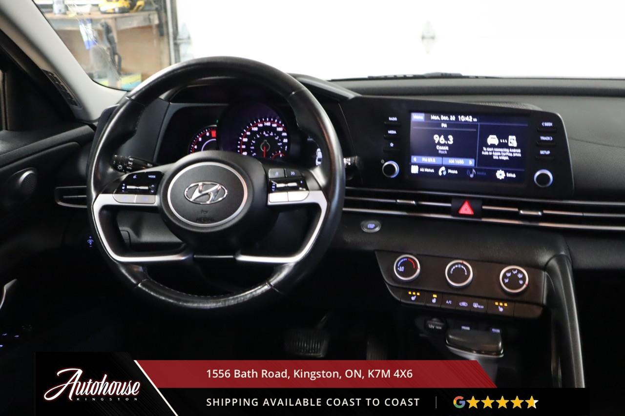 2021 Hyundai Elantra Preferred ONLY 61,400 KM! Photo
