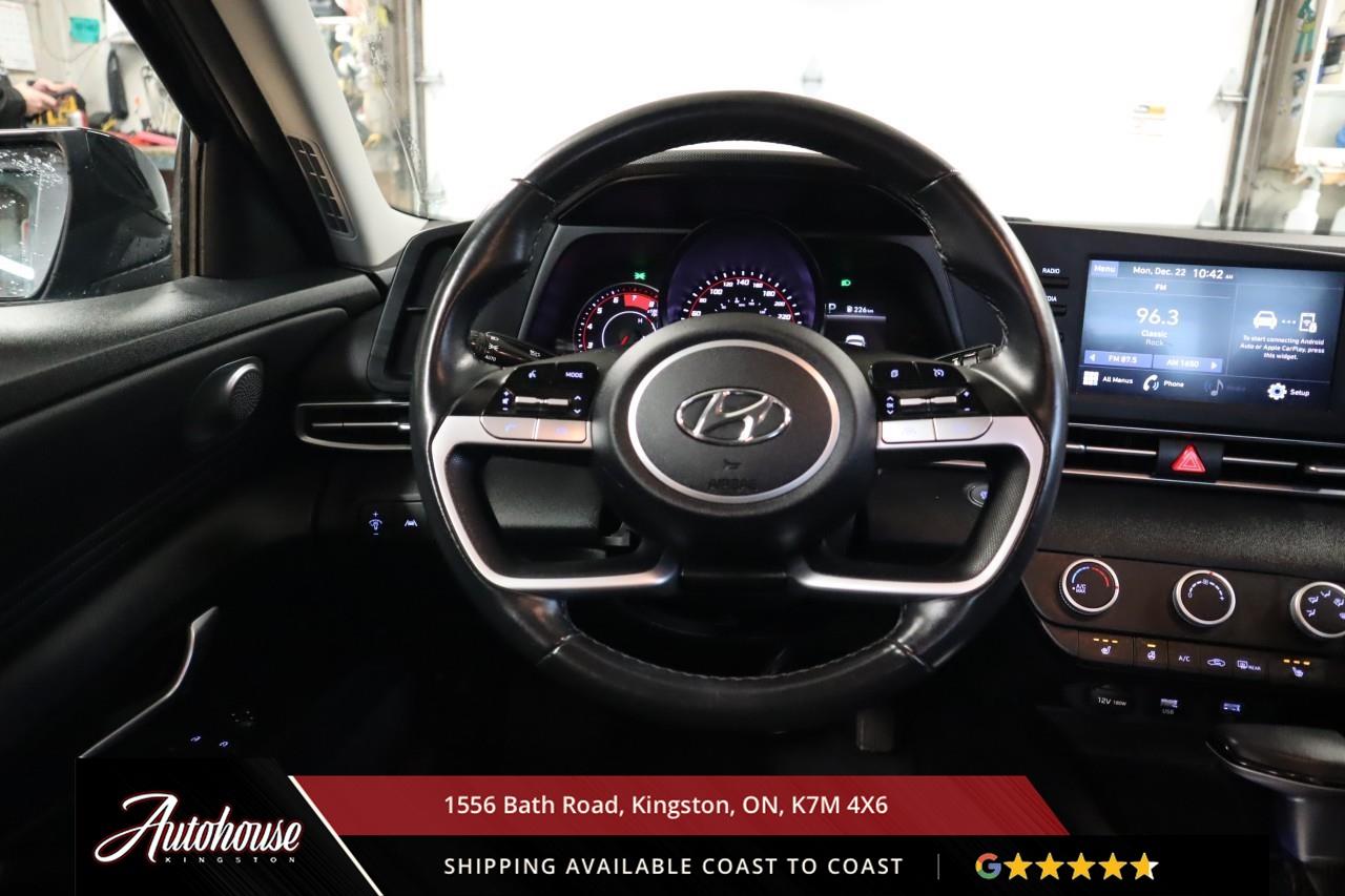 2021 Hyundai Elantra Preferred ONLY 61,400 KM! Photo