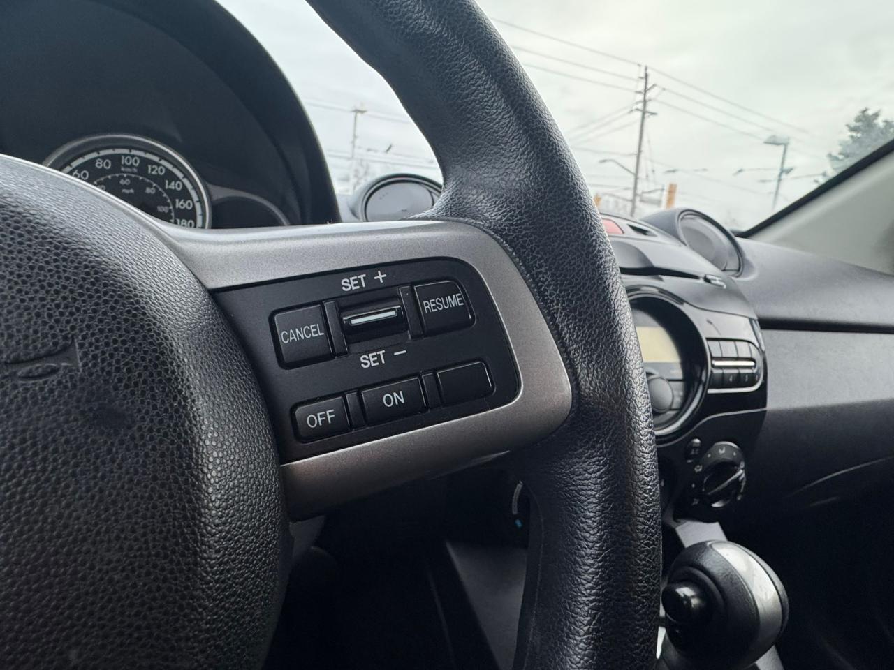 2011 Mazda MAZDA2 GX Photo