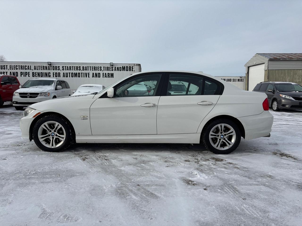 2011 BMW 3 Series 328i xDrive Executive Edition Photo2