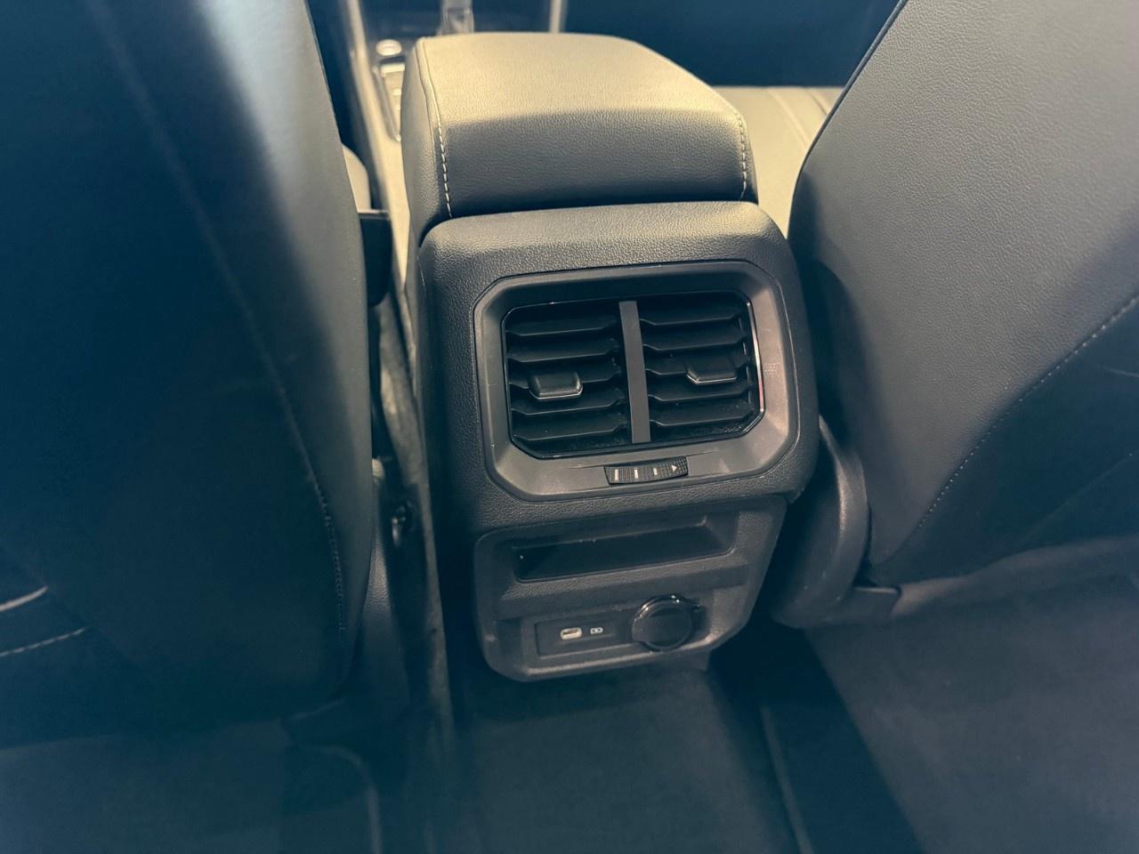 2024 Volkswagen Tiguan SE Photo