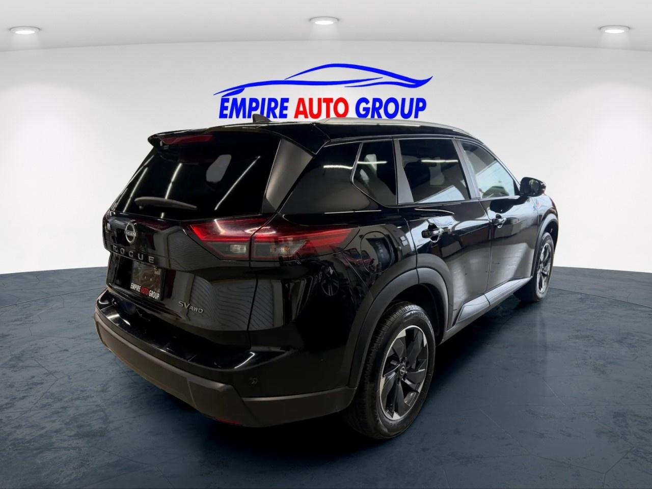 2024 Nissan Rogue SV Photo