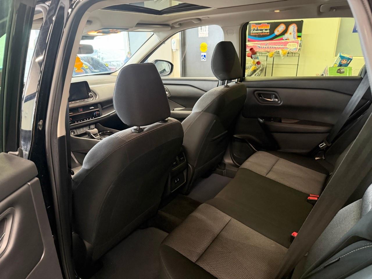 2024 Nissan Rogue SV Photo