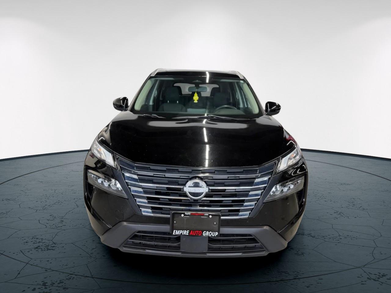 2024 Nissan Rogue SV Photo