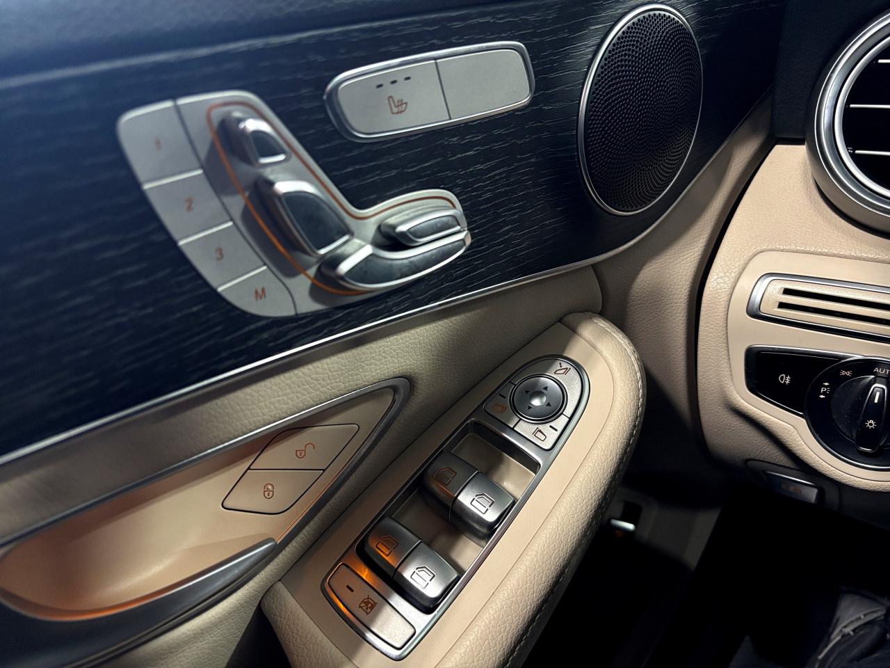 2021 Mercedes-Benz C-Class C300|4MATIC|AMGPKG|NAV|WOOD|CREAMLEATHER|SUNROOF|+ Photo