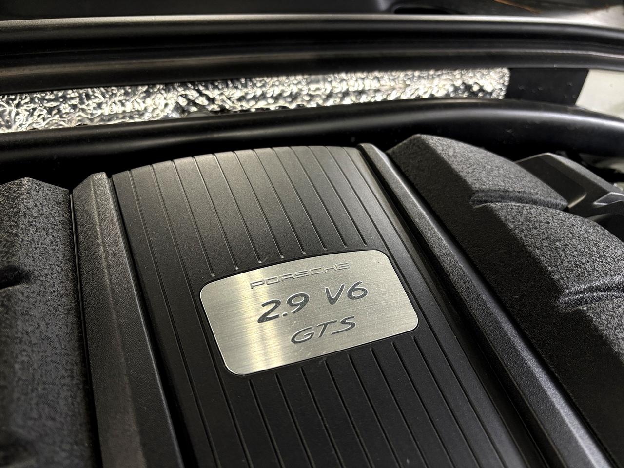 2024 Porsche Macan GTS AWD|NAV|BOSE|SPORTCHRONO|360CAM|CARBON|AIRSUSP Photo