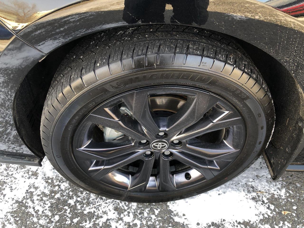 2025 Toyota Sienna XSE 7-Passenger XSE 7 PASS, SOFTEX, ROOF, RADAR CR Photo