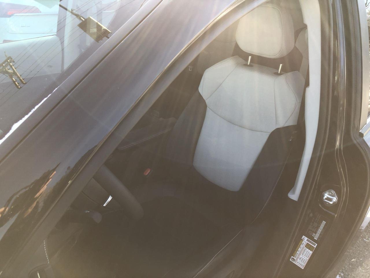 2025 Toyota Sienna XSE 7-Passenger XSE 7 PASS, SOFTEX, ROOF, RADAR CR Photo