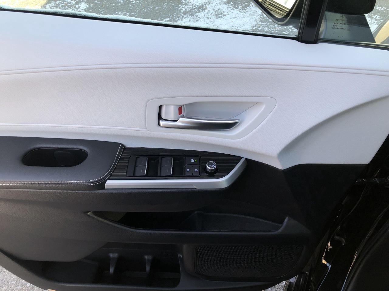 2025 Toyota Sienna XSE 7-Passenger XSE 7 PASS, SOFTEX, ROOF, RADAR CR Photo