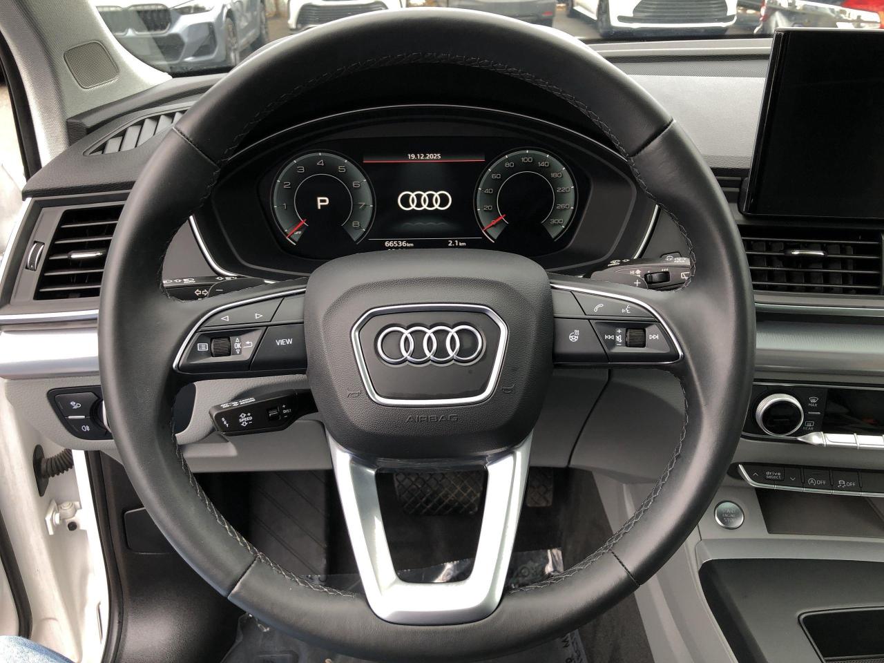 2023 Audi Q5 45 Technik LEATHER, PANO. ROOF, NAVI, HTD. SEATS, Photo