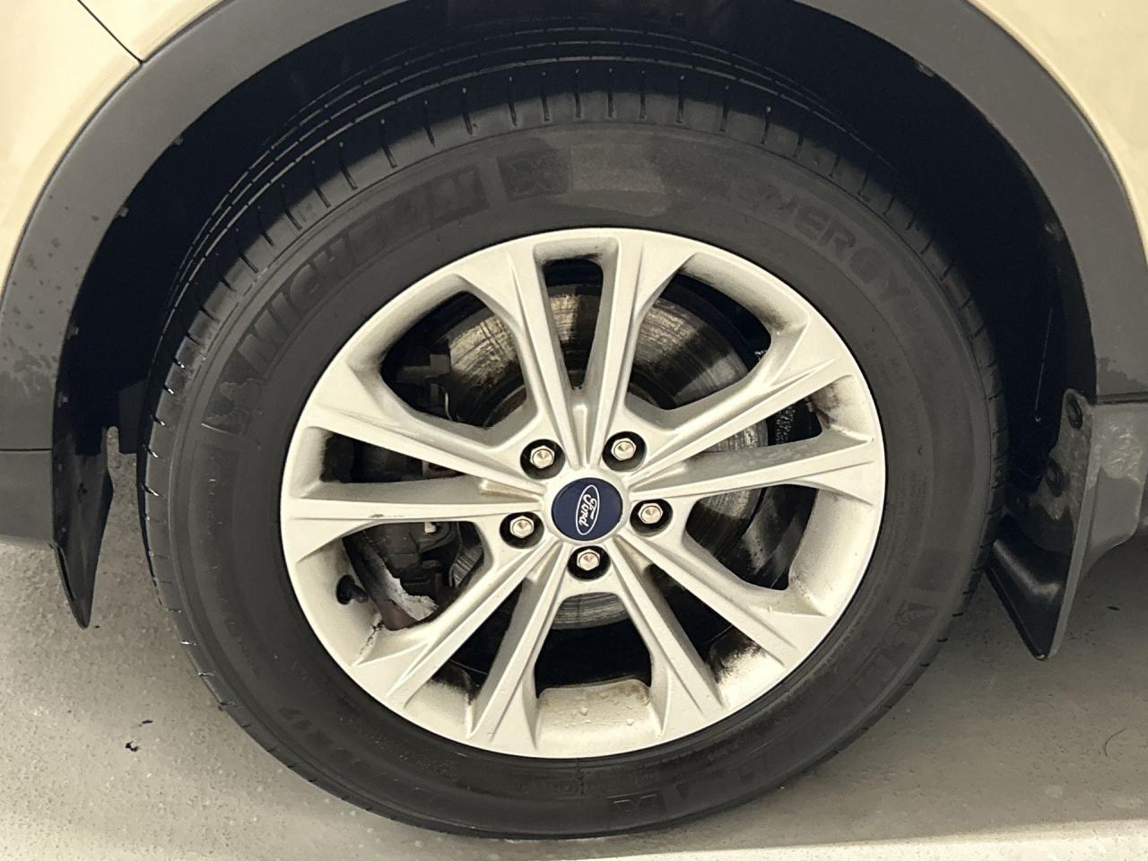 2018 Ford Escape SE AWD | HTD SEATS | 17IN ALLOYS | REAR CAM | A/C Photo3