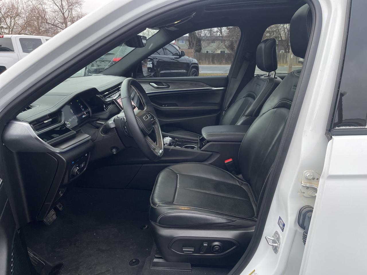 2022 Jeep Grand Cherokee HYBRID / PANORAMIC SUNROOF / HTD VENTED SEATS Photo